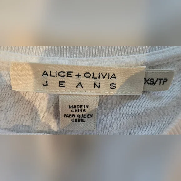 Alice + Olivia Basic White Tee Size XS - Picture 2 of 7
